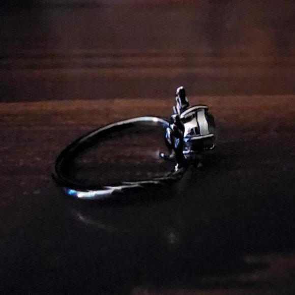 Fragrant Jewels Wicked Fairy Ring - Picture 2 of 6